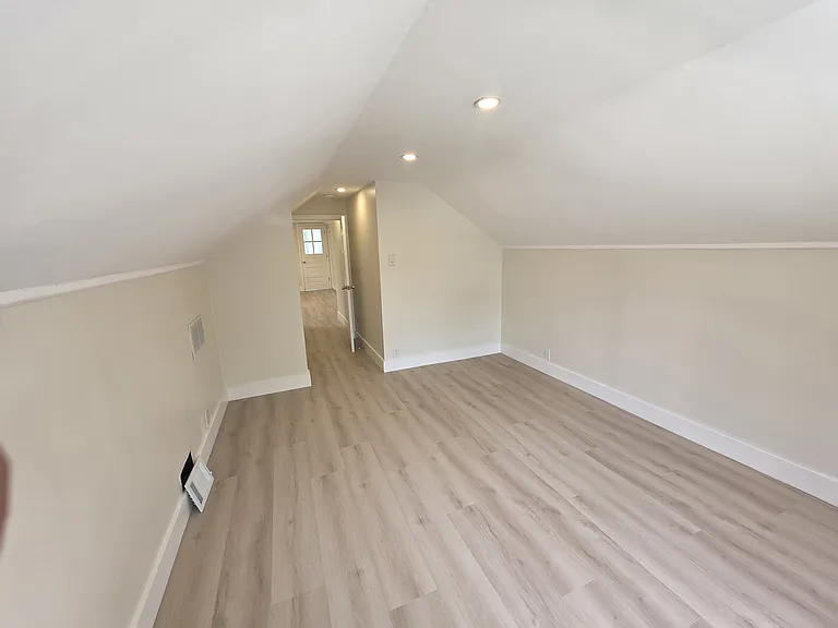 10215 S Kildare Ave — Photo 7