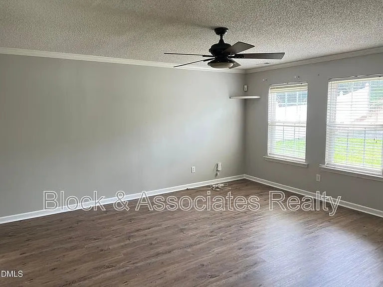 5013 Marathon Ln — Photo 34