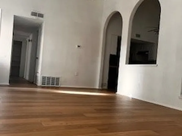 5738 Valley Mills Dr, Garland, TX 75043