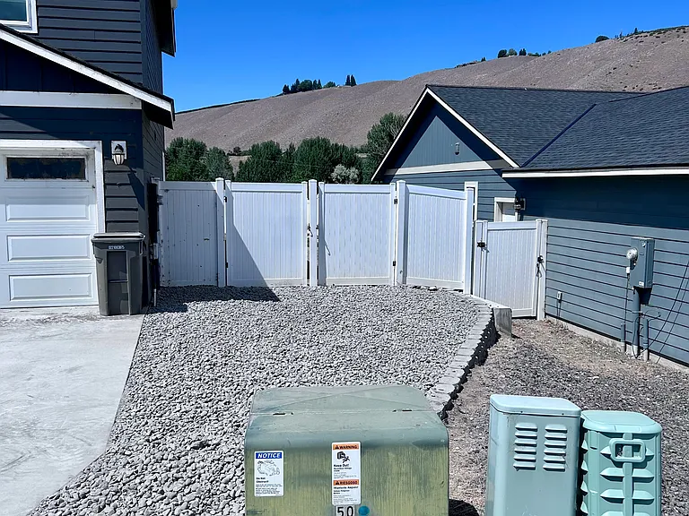 1344 Theo Way — Photo 15