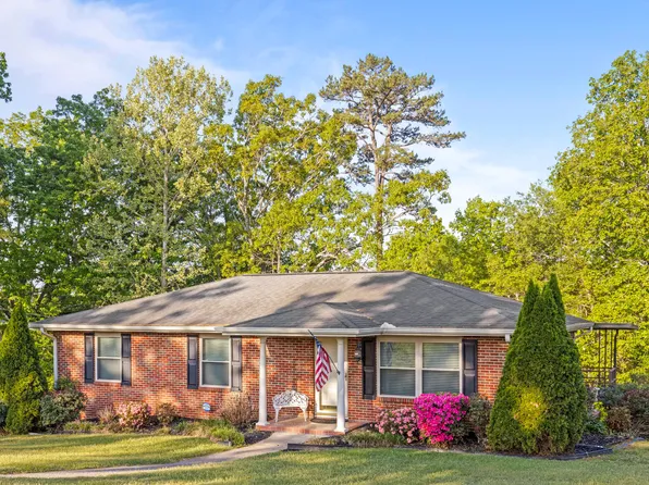 74 Kriswood Dr, Rossville, GA 30741