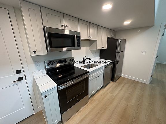 3rd image of 265 Manton Ave #301