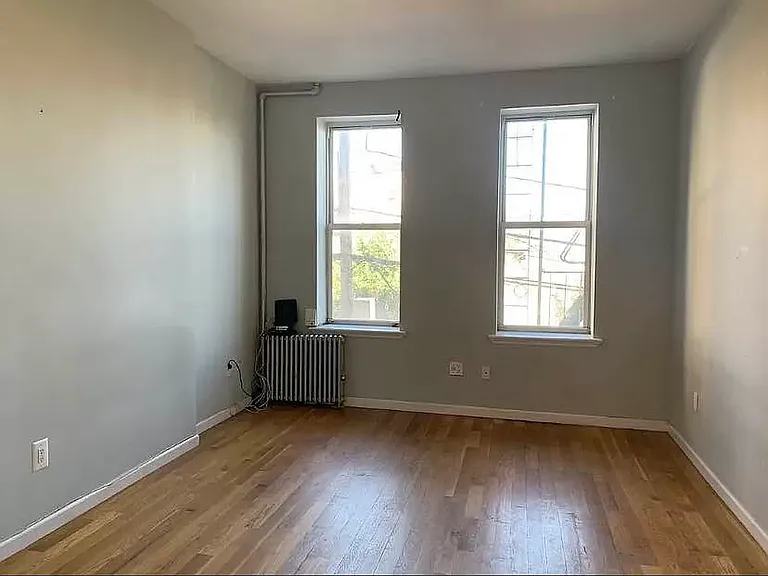343 Grove St #2L — Photo 1
