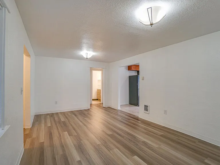 Trees Apartment Available Now — Photo 24