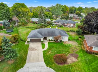 4 Crescent Ct, Dearborn, MI 48124