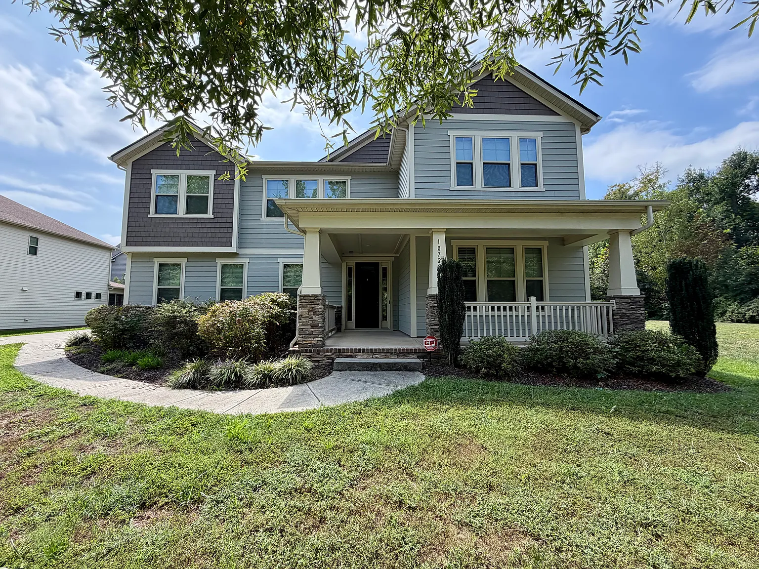 4 bed, 3.5 bath, 3796 sqft, $3,650 — Photo 1
