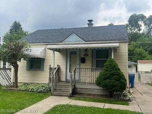 5393 Gertrude St, Dearborn Heights, MI 48125