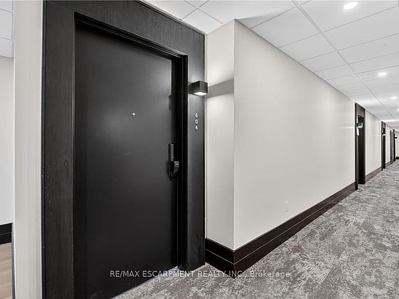 2nd image of 461 Green Rd #606
