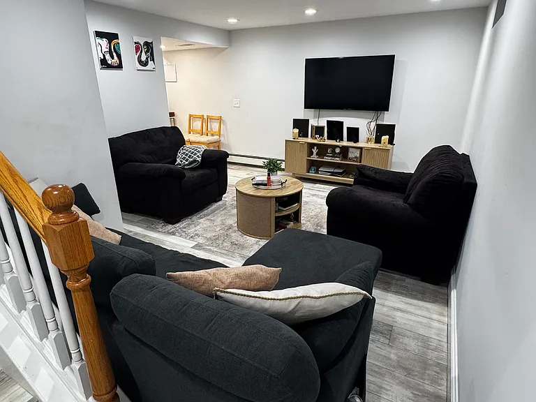 8 Owatonna St #8A — Photo 4
