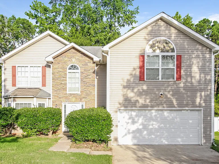 429 Grier Dr — Photo 1