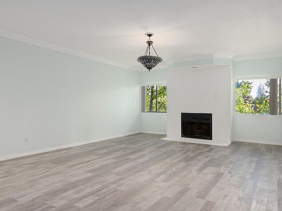 5th image of 15245 La Maida St APT 203