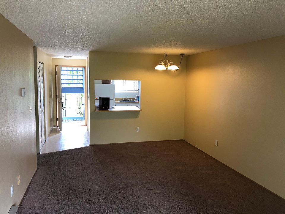 1st image of 3428 I St NE #M202