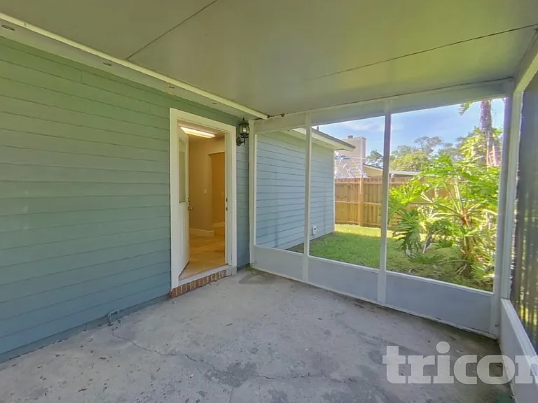 554 Peregrine Ct — Photo 15