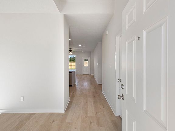 4th image of 607 Rockbridge Dr