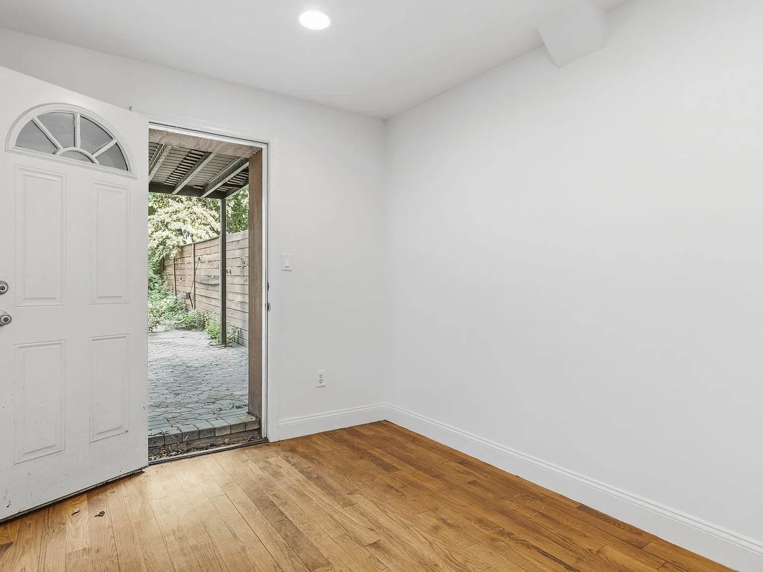 585 Putnam Avenue — Photo 4