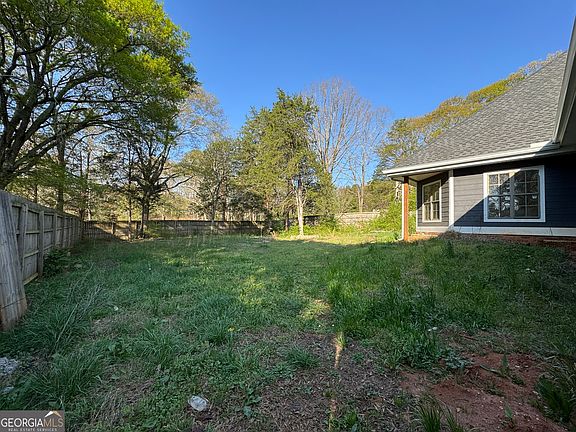4th image of 190 Cedar Pond Rd
