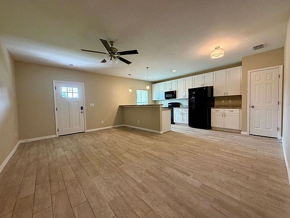 2nd image of 1404 S Parsons Ave #A