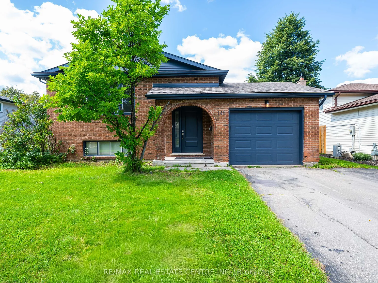 5 bed, $2,995 — Photo 1