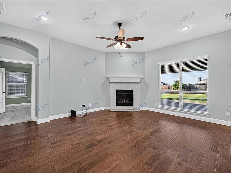 1416 Alexander Dr — Photo 4