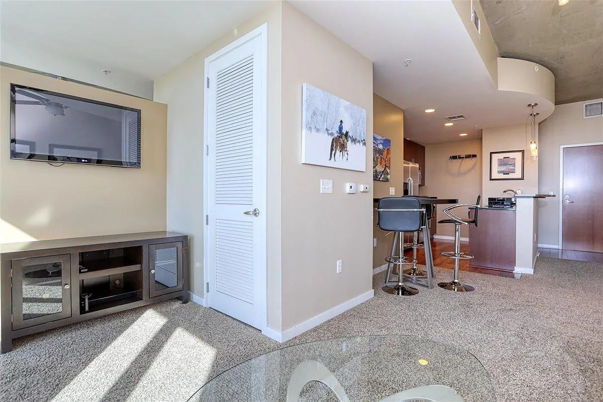 1 bed, 658 sqft, $2,800 — Photo 4