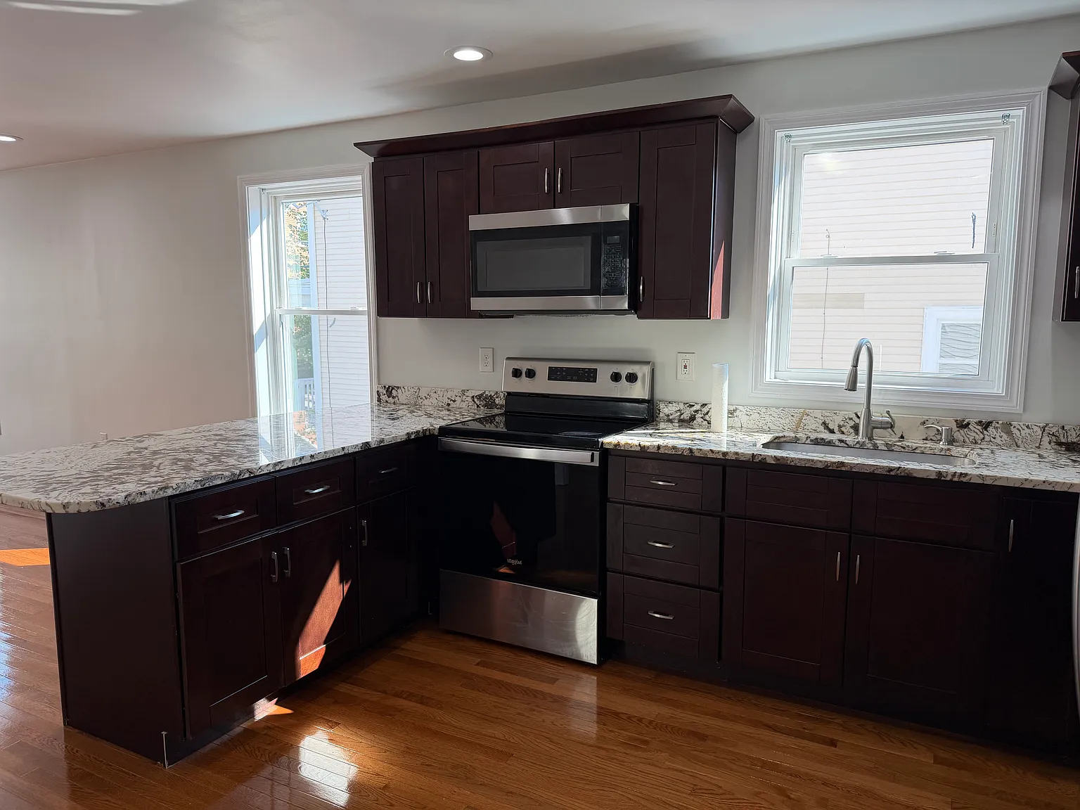 4 bed, 1400 sqft, $3,000 — Photo 4