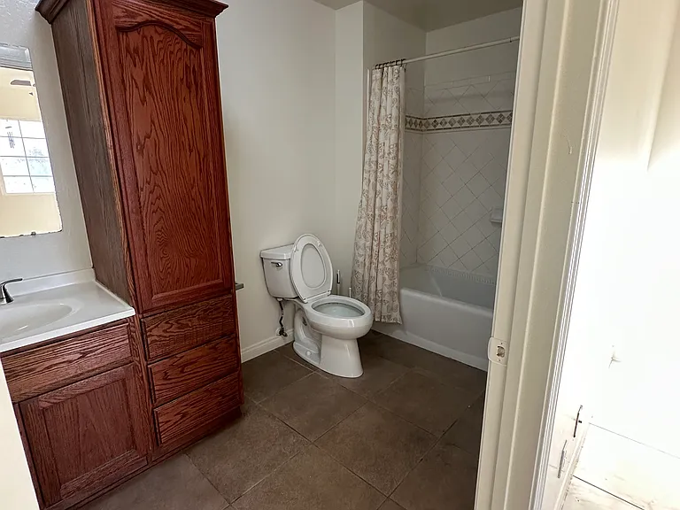 2901 Belhaven St — Photo 24
