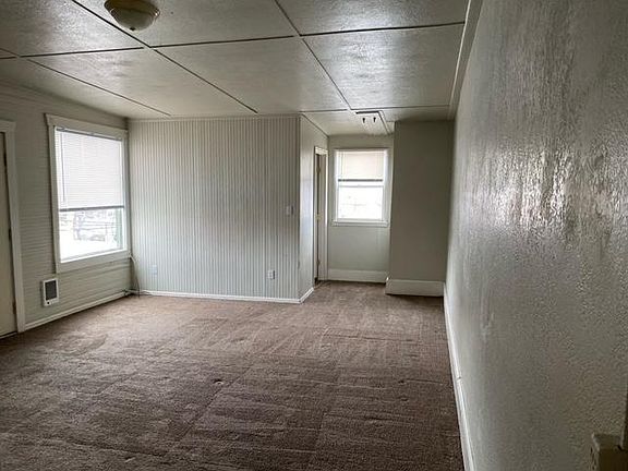 3rd image of 722 Main St APT 2