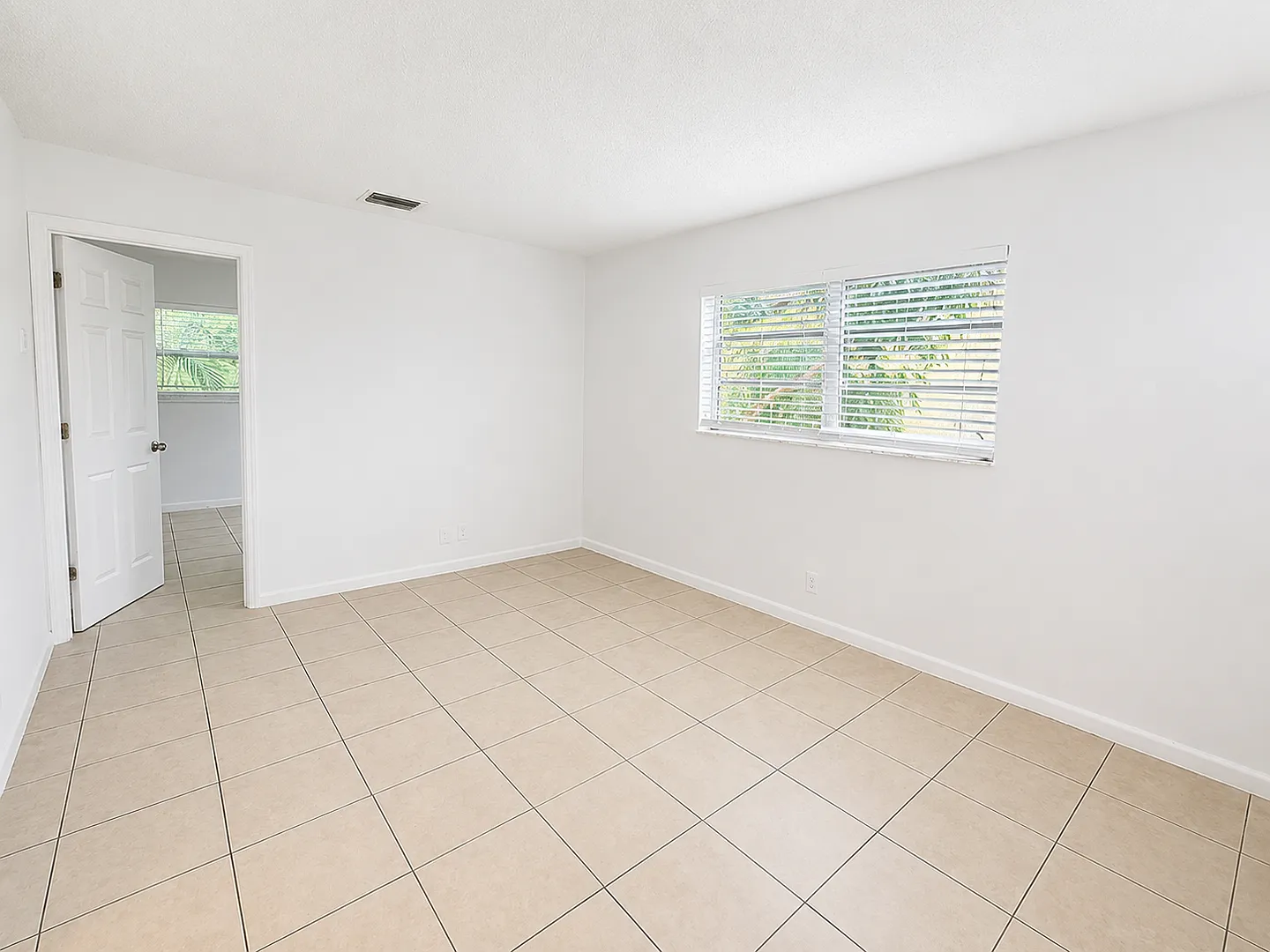 471 Sunshine Dr. — Photo 3