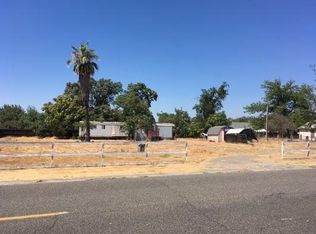 13530 W Kearney Blvd, Kerman, CA 93630