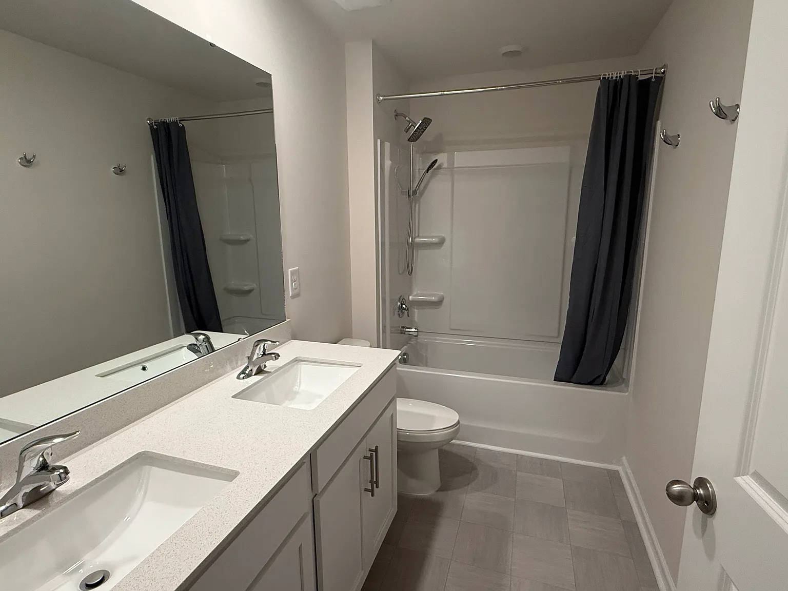 3 bed, 2.5 bath, 2175 sqft, $800 — Photo 4