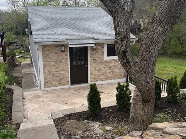 93 R St, Lake Lotawana, MO 64086