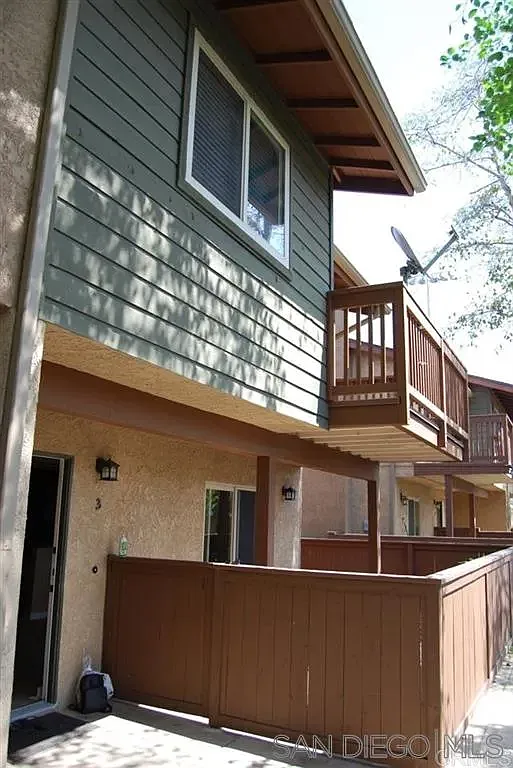 Building Photo - 207 Westlake Dr #3