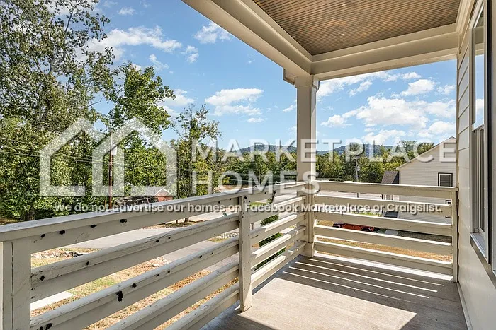 3 bed, 2.5 bath, 1716 sqft, $1,899 — Photo 3