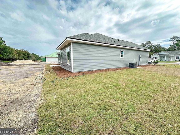 3rd image of 123 Foxwood Cir