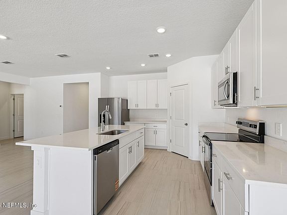 5th image of 7398 EVERETT FOREST Drive