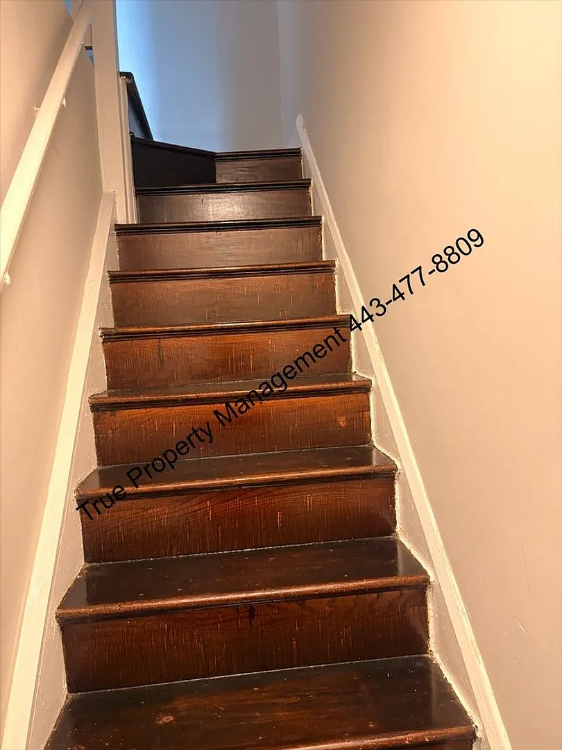 3924 Fairview Ave — Photo 2