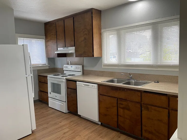 2605 T St — Photo 7