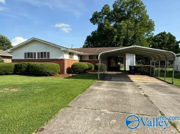 4309 Clayrest Dr NW, Huntsville, AL 35816