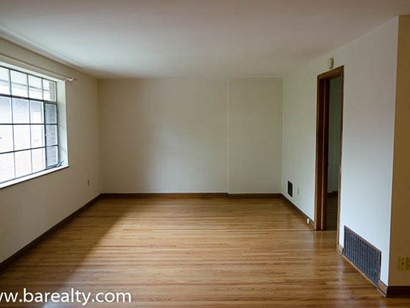 2nd image of 475 E Hudson St #B-3