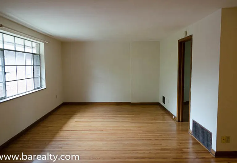 475 E Hudson St #B-3 — Photo 2