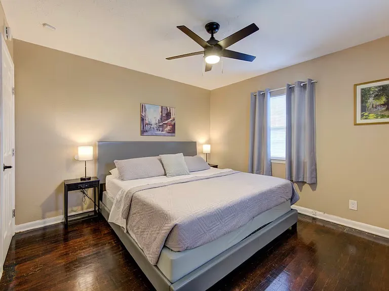 6827 Peerless St #4 — Photo 9