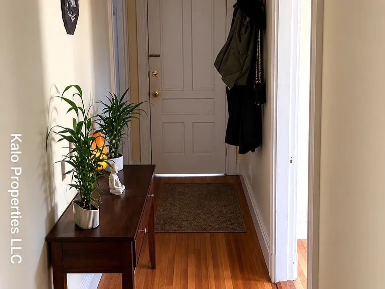 8 Hancock St #2 — Photo 2