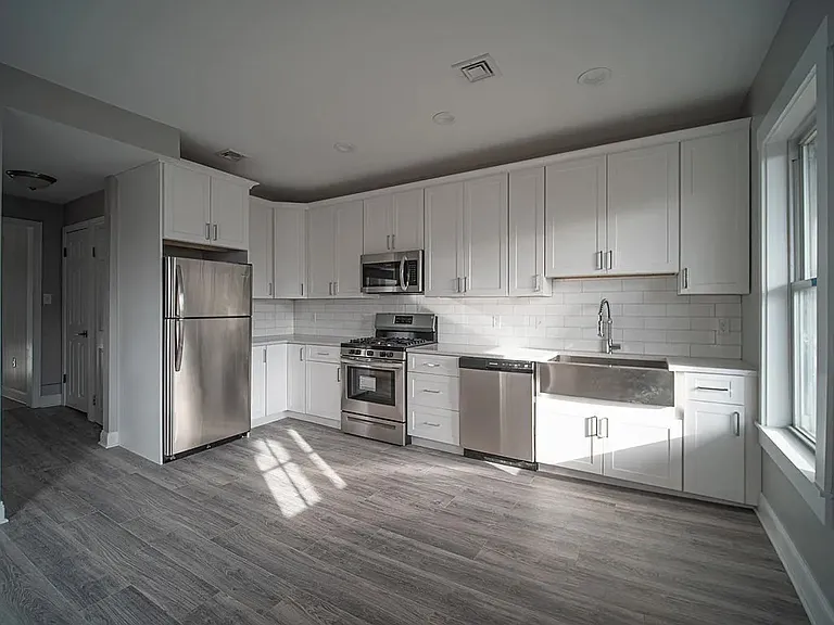 145 London St #2 — Photo 1