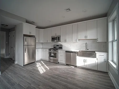 145 London St #2 Photo 1