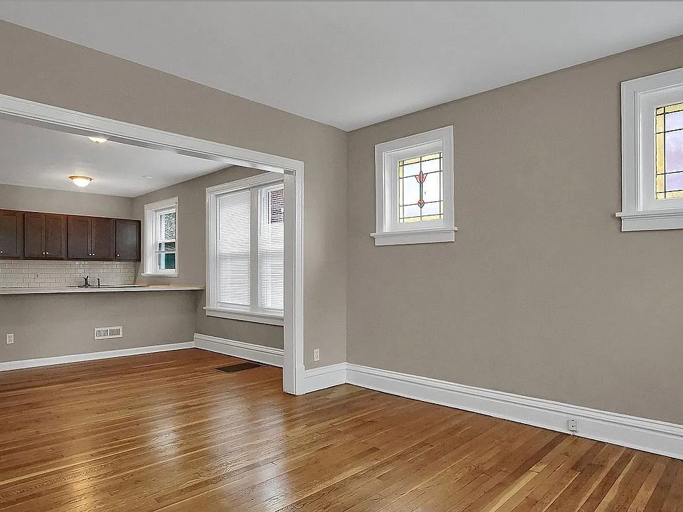 1st image of 4951 Lindenwood Ave APT 1E