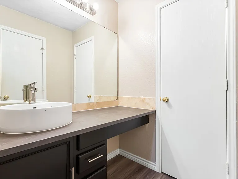 140 Springtree Pkwy — Photo 22