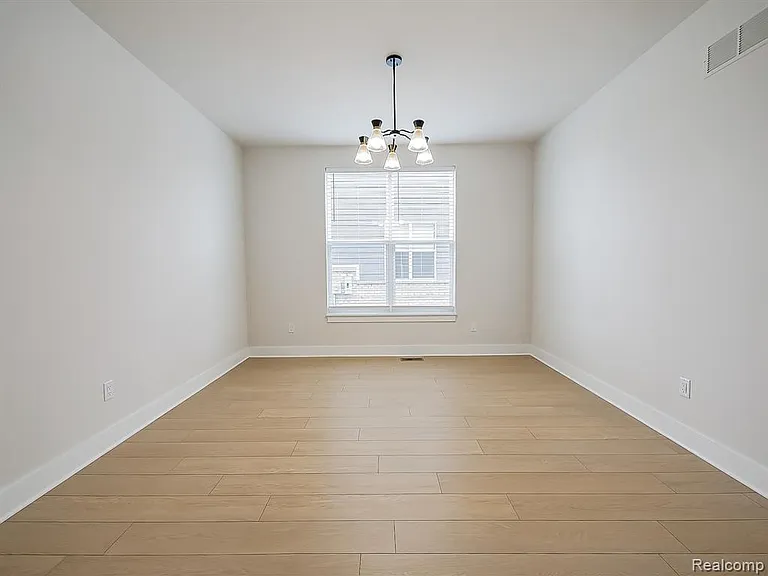 5169 Poppydrew Ln — Photo 12