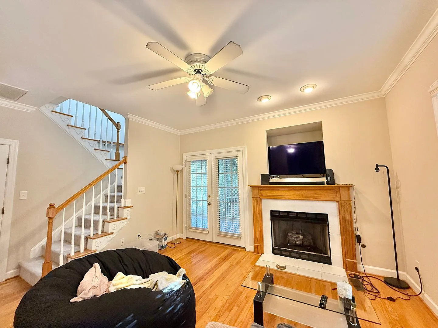 Stunning 3BD, 2.5BA Downtown Raleigh End Unit Townhome with a 1-Car Garage in a Prime Location Ne... — Photo 2
