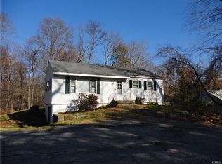 10 Walker Rd, Highland Falls, NY 10928