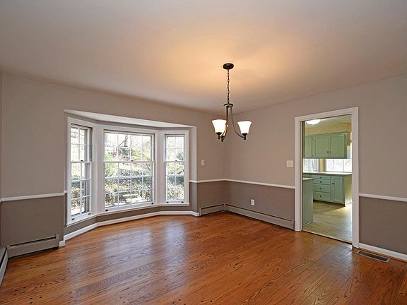 5th image of 228 Brocdorf Dr